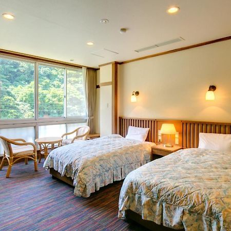 Yugawara-Onsen Manyoso Hotel Buitenkant foto