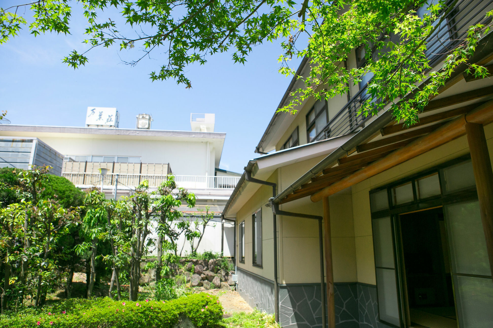 Yugawara-Onsen Manyoso Hotel Buitenkant foto