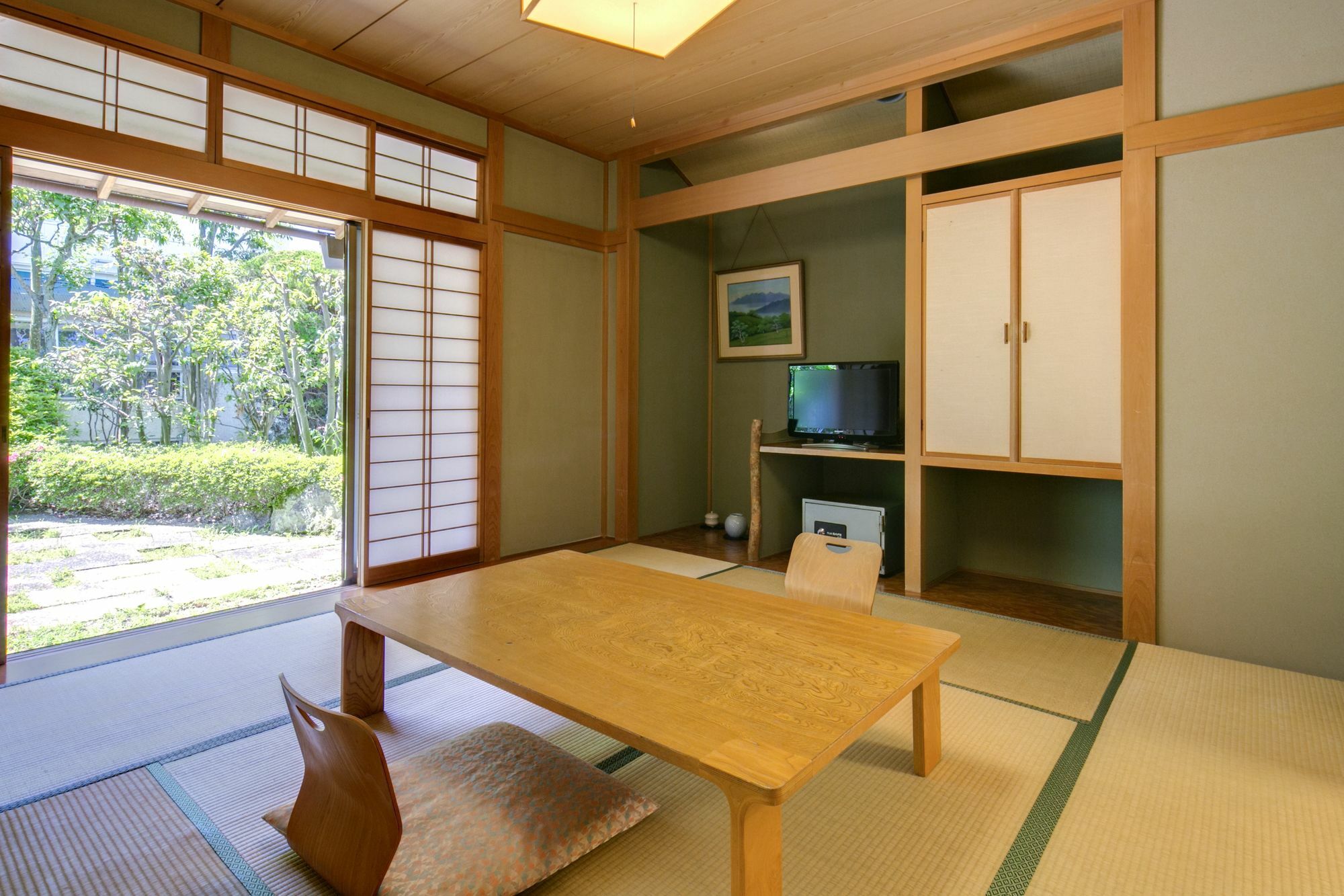 Yugawara-Onsen Manyoso Hotel Buitenkant foto
