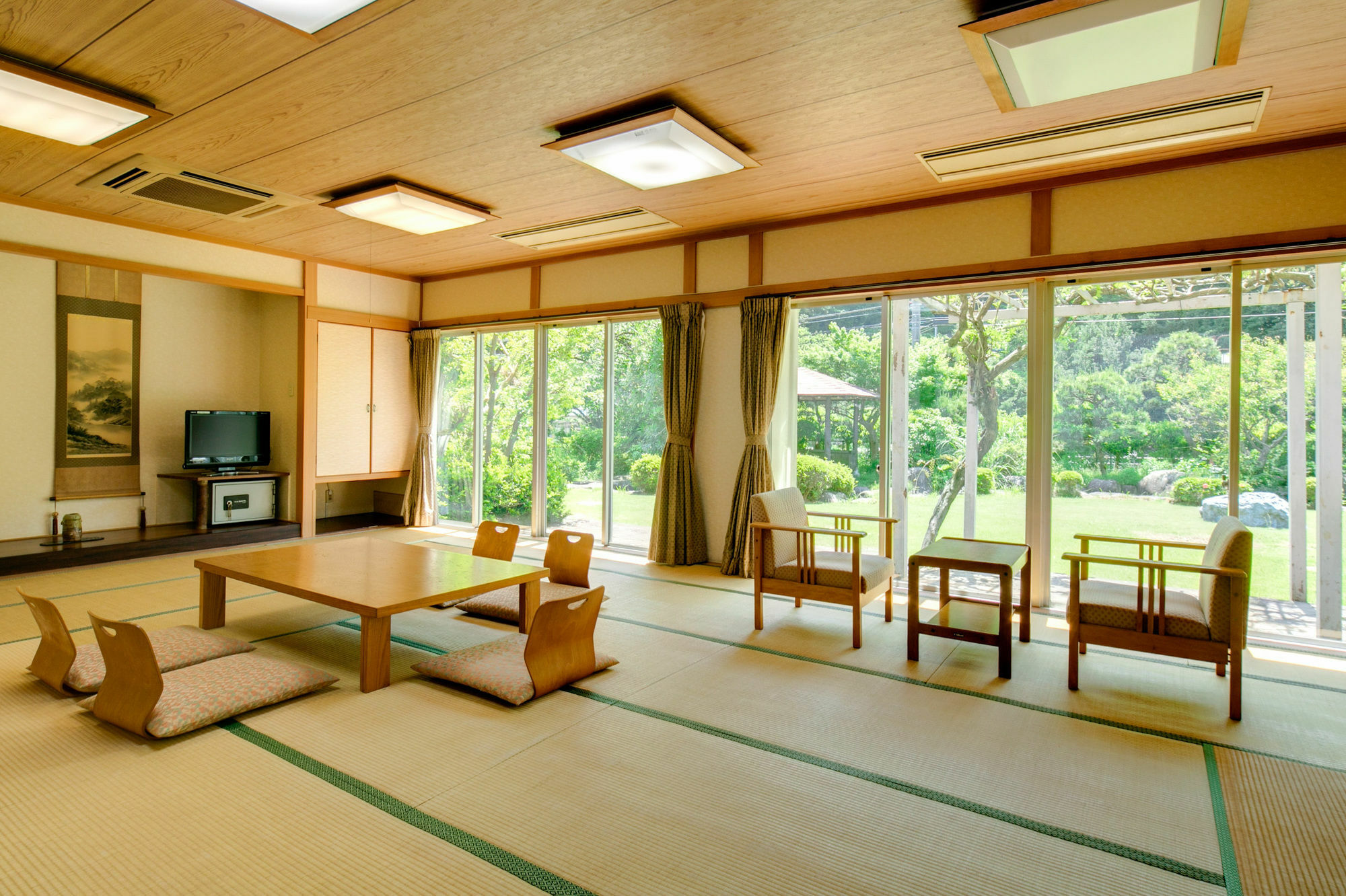 Yugawara-Onsen Manyoso Hotel Buitenkant foto